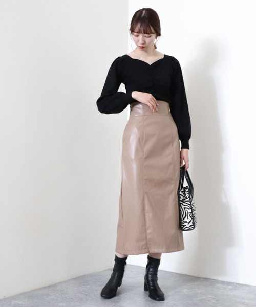 archives（アルシーヴ）の「フロントギャザーニットプルオーバー（ニット/セーター・レディース・オフホワイト/ブルー/グレイッシュベージュ/ブラック/グリーン・MEDIUM）」の16枚目の写真