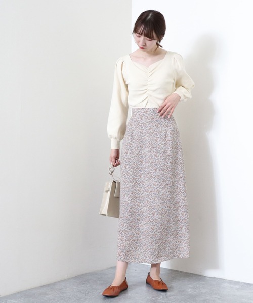 archives（アルシーヴ）の「フロントギャザーニットプルオーバー（ニット/セーター・レディース・オフホワイト/ブルー/グレイッシュベージュ/ブラック/グリーン・MEDIUM）」の8枚目の写真