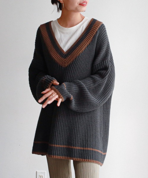 feepur（フェピュール）の「《ウォッシャブル》チルデンVネックオーバーニット（ニット/セーター・レディース・ブラック/オフホワイト/ブルー/グリーン系その他・MEDIUM）」の4枚目の写真