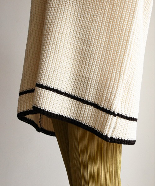 feepur（フェピュール）の「《ウォッシャブル》チルデンVネックオーバーニット（ニット/セーター・レディース・ブラック/オフホワイト/ブルー/グリーン系その他・MEDIUM）」の22枚目の写真