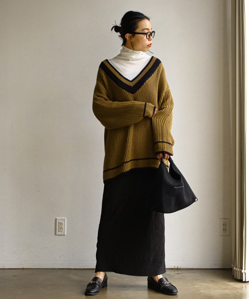 feepur（フェピュール）の「《ウォッシャブル》チルデンVネックオーバーニット（ニット/セーター・レディース・ブラック/オフホワイト/ブルー/グリーン系その他・MEDIUM）」の12枚目の写真