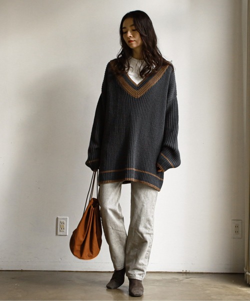 feepur（フェピュール）の「《ウォッシャブル》チルデンVネックオーバーニット（ニット/セーター・レディース・ブラック/オフホワイト/ブルー/グリーン系その他・MEDIUM）」の8枚目の写真