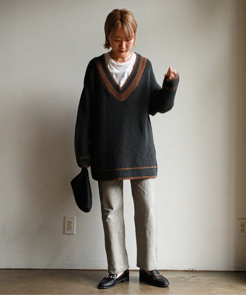 feepur（フェピュール）の「《ウォッシャブル》チルデンVネックオーバーニット（ニット/セーター・レディース・ブラック/オフホワイト/ブルー/グリーン系その他・MEDIUM）」の7枚目の写真