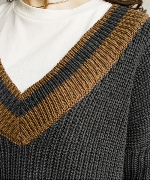 feepur（フェピュール）の「《ウォッシャブル》チルデンVネックオーバーニット（ニット/セーター・レディース・ブラック/オフホワイト/ブルー/グリーン系その他・MEDIUM）」の11枚目の写真