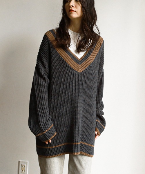 feepur（フェピュール）の「《ウォッシャブル》チルデンVネックオーバーニット（ニット/セーター・レディース・ブラック/オフホワイト/ブルー/グリーン系その他・MEDIUM）」の10枚目の写真