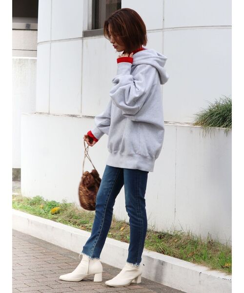 Ungrid（アングリッド）の「ハイウエストフレイドヘムストスリ（デニムパンツ・レディース・ブルー/インディゴブルー・27inch/24inch/25inch/26inch/23inch）」の12枚目の写真