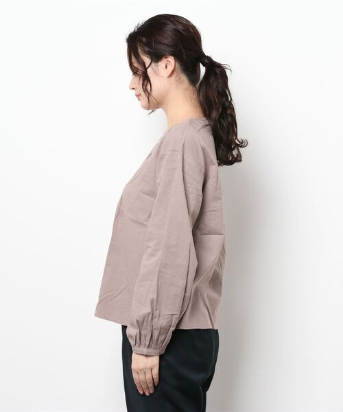 ehka sopo（エヘカソポ）の「ぶどうとお花刺繍ブラウス（シャツ/ブラウス・レディース・オフホワイト/モカ/キナリ・ﾌﾘ-）」の4枚目の写真