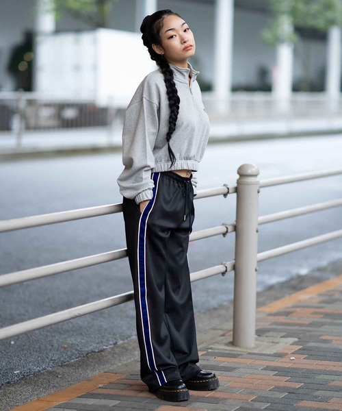 X-girl(エックスガール)の「BASIC OVAL LOGO HALF ZIP SWEAT TOP(スウェット・レディース・グリーン/ブラック/アッシュ・S/M)」の19枚目の写真