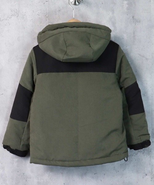 THE CASUAL(カジュアル)の「切替ボリュームフードジャケット キッズ(ダウンジャケット/コート・キッズ・ブラック/カーキ/チャコール・110cm/130cm/150cm/160cm/120cm/140cm)」の11枚目の写真