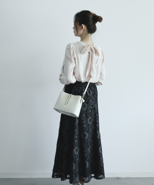 SAISON DE PAPILLON（セゾンドパピヨン）の「【満点評価】牛床革ストライプ調型押しショルダーバッグ（ショルダーバッグ・レディース・ブラック/オフホワイト・フリー）」の21枚目の写真