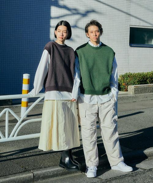 green label relaxing(グリーンレーベルリラクシング)の「【WEB限定】<GLR or> バーズアイ クルーネック ニット ベスト -ユニセックス-(ベスト・メンズ・ダークグリーン/ベージュ/ネイビー・M/S/L)」の5枚目の写真