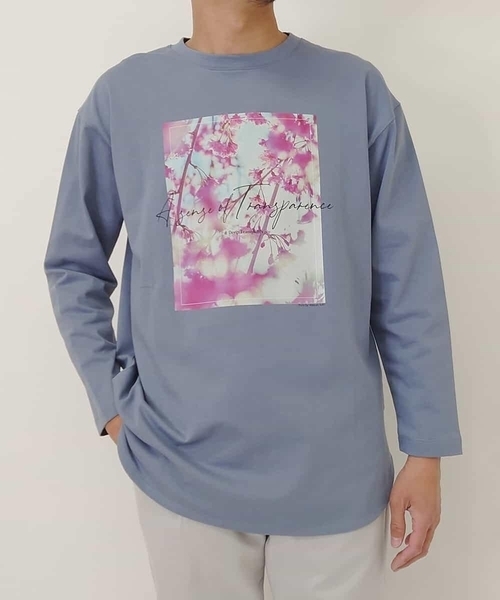 a.v.v(アーヴェヴェ)の「フォトグラファーコラボロングシルエットカットソー(Tシャツ/カットソー・メンズ・ホワイト/ライトブルー・48/46/44/50)」の1枚目の写真