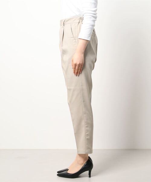 Samansa Mos2 blue（サマンサモスモスブルー）の「タックテーパードパンツ（その他パンツ・レディース・ブラック/ベージュ/ミント/ライトベージュ・ﾌﾘ-）」の5枚目の写真