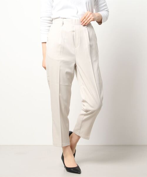 Samansa Mos2 blue（サマンサモスモスブルー）の「タックテーパードパンツ（その他パンツ・レディース・ブラック/ベージュ/ミント/ライトベージュ・ﾌﾘ-）」の7枚目の写真