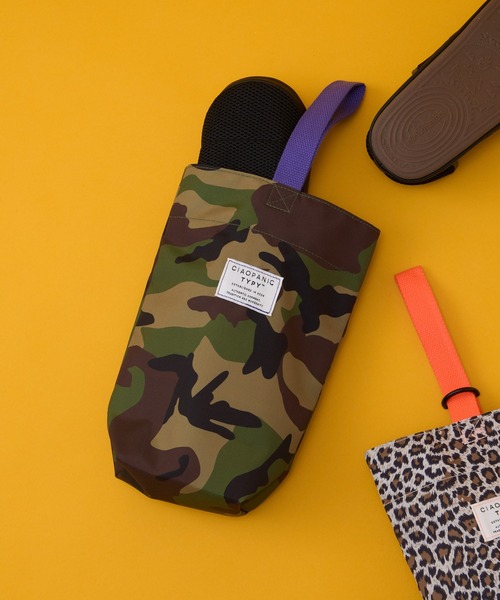 CIAOPANIC TYPY（チャオパニックティピー）の「【KIDS】【new typy life】上履き入れ（ハンドバッグ・キッズ・ベージュ/グリーン・ONE SIZE）」の2枚目の写真