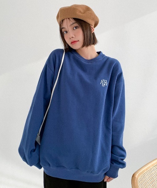 muahmuah(ムーアムーア)の「A'GEM/9 × .kom『muah muah/ムーアムーア』SYMBOL LOGO OVERFIT MTM/シンボルロゴ オーバーフィット スウェットシャツ トレーナー(スウェット・レディース・ブラック/グレー/インディゴブルー・FREE)」の2枚目の写真