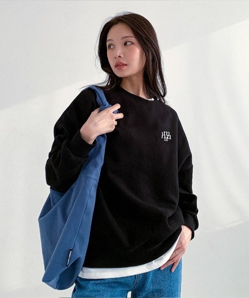 muahmuah(ムーアムーア)の「A'GEM/9 × .kom『muah muah/ムーアムーア』SYMBOL LOGO OVERFIT MTM/シンボルロゴ オーバーフィット スウェットシャツ トレーナー(スウェット・レディース・ブラック/グレー/インディゴブルー・FREE)」の5枚目の写真
