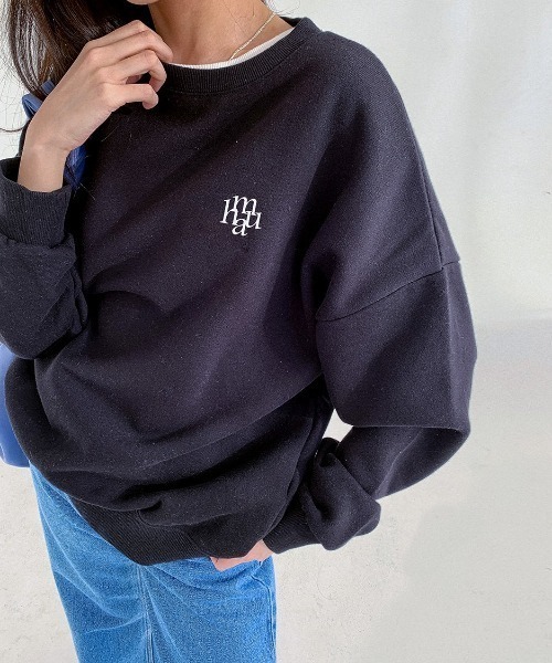 muahmuah(ムーアムーア)の「A'GEM/9 × .kom『muah muah/ムーアムーア』SYMBOL LOGO OVERFIT MTM/シンボルロゴ オーバーフィット スウェットシャツ トレーナー(スウェット・レディース・ブラック/グレー/インディゴブルー・FREE)」の4枚目の写真