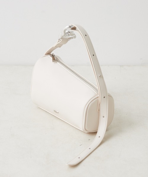 Chico(チコ)の「スクエアレザー細ベルトミニBAG(ハンドバッグ・レディース・アイボリー/ブラック/ミント・FREE)」の14枚目の写真