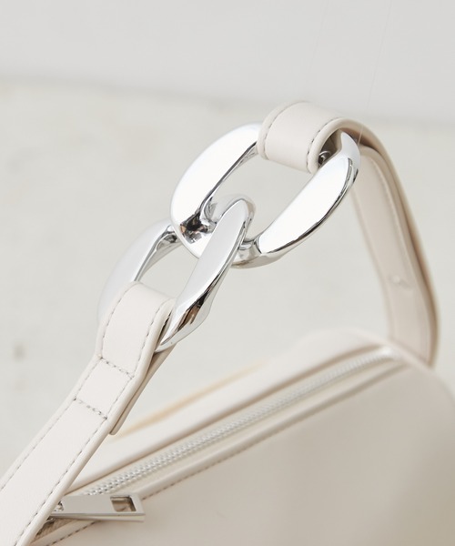 Chico(チコ)の「スクエアレザー細ベルトミニBAG(ハンドバッグ・レディース・アイボリー/ブラック/ミント・FREE)」の17枚目の写真