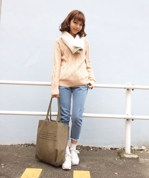 Kastane（カスタネ）の「【Kastane】断ち切りデニムパンツ（デニムパンツ・レディース・ライトブルー・MEDIUM/SMALL）」の15枚目の写真