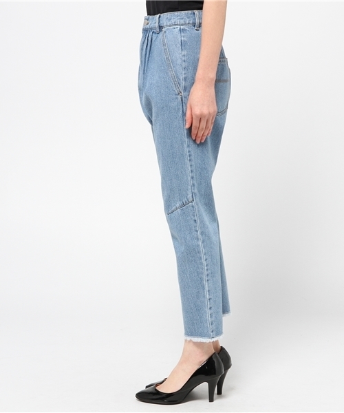 Kastane（カスタネ）の「【Kastane】断ち切りデニムパンツ（デニムパンツ・レディース・ライトブルー・MEDIUM/SMALL）」の3枚目の写真