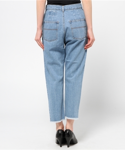 Kastane（カスタネ）の「【Kastane】断ち切りデニムパンツ（デニムパンツ・レディース・ライトブルー・MEDIUM/SMALL）」の4枚目の写真