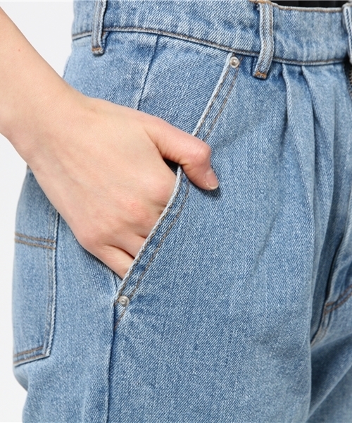 Kastane（カスタネ）の「【Kastane】断ち切りデニムパンツ（デニムパンツ・レディース・ライトブルー・MEDIUM/SMALL）」の7枚目の写真