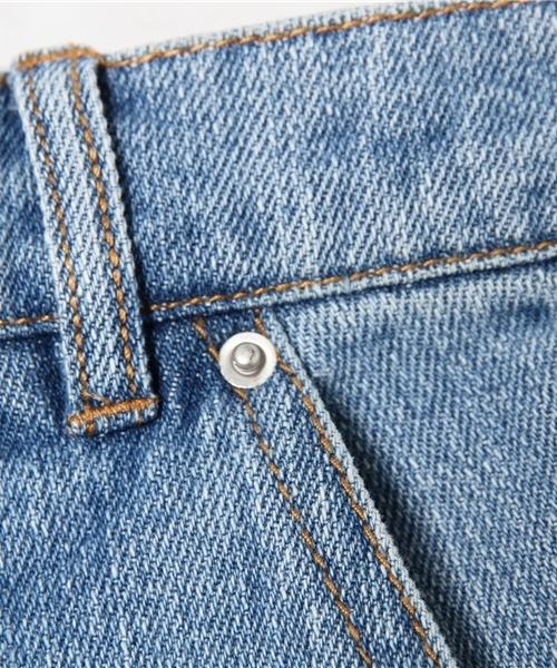 Kastane（カスタネ）の「【Kastane】断ち切りデニムパンツ（デニムパンツ・レディース・ライトブルー・MEDIUM/SMALL）」の9枚目の写真