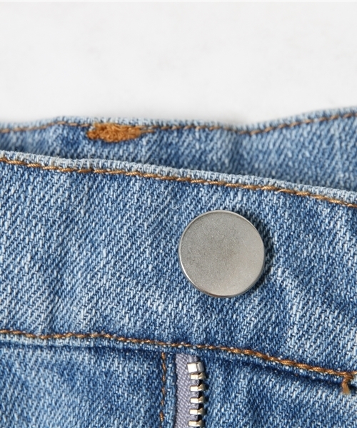 Kastane（カスタネ）の「【Kastane】断ち切りデニムパンツ（デニムパンツ・レディース・ライトブルー・MEDIUM/SMALL）」の10枚目の写真