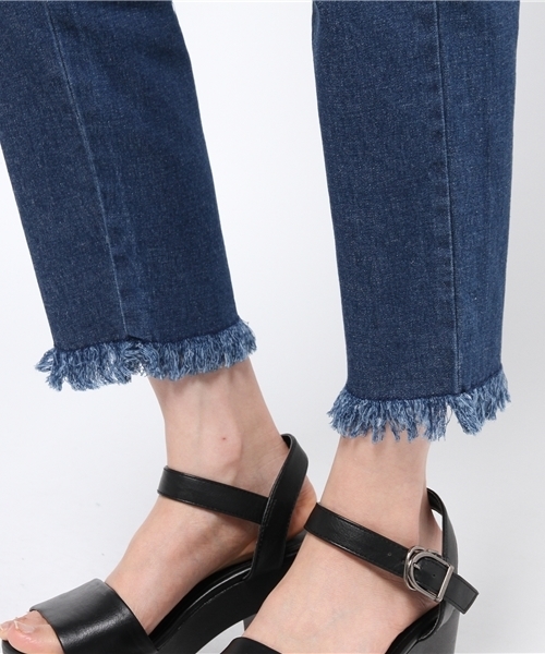 WEGO（ウィゴー）の「WEGO/ フリンジテーパードパンツ（デニムパンツ・レディース・インディゴブルー/ライトインディゴブルー・FREE）」の9枚目の写真