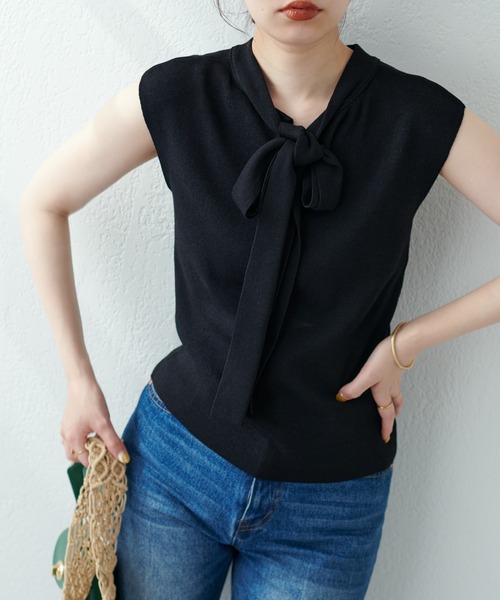 natural couture(ナチュラルクチュール)の「印象の違いを楽しめる ちょっと大人な2WAYボータイニット(ニット/セーター・レディース・オフホワイト/ブラック/グレイッシュベージュ/グリーン・FREE)」の5枚目の写真