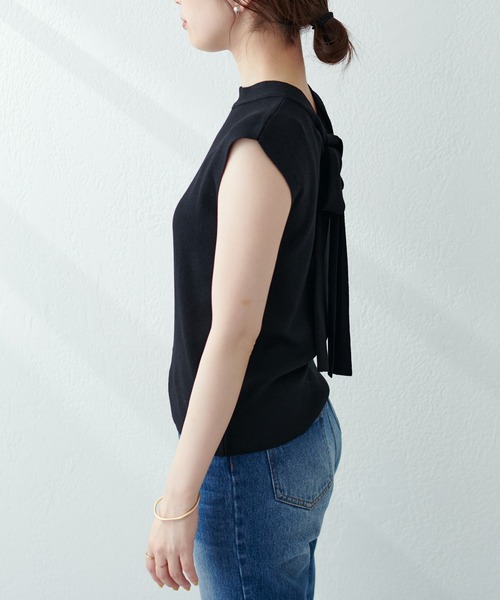 natural couture(ナチュラルクチュール)の「印象の違いを楽しめる ちょっと大人な2WAYボータイニット(ニット/セーター・レディース・オフホワイト/ブラック/グレイッシュベージュ/グリーン・FREE)」の19枚目の写真