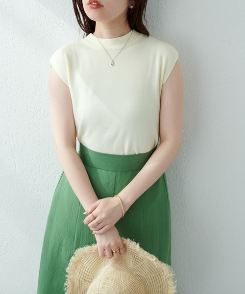 natural couture(ナチュラルクチュール)の「印象の違いを楽しめる ちょっと大人な2WAYボータイニット(ニット/セーター・レディース・オフホワイト/ブラック/グレイッシュベージュ/グリーン・FREE)」の17枚目の写真