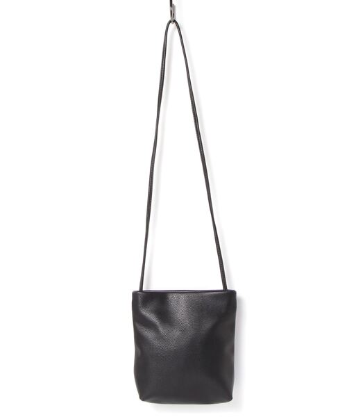 Per sist ence(パーシエンス)の「Per sist ence/パーシエンス フェイクレザーシンプルフラットショルダー(ショルダーバッグ・レディース・ベージュ/ブラック/グレイッシュベージュ/イエロー/グレー/シルバー・FREE)」の8枚目の写真