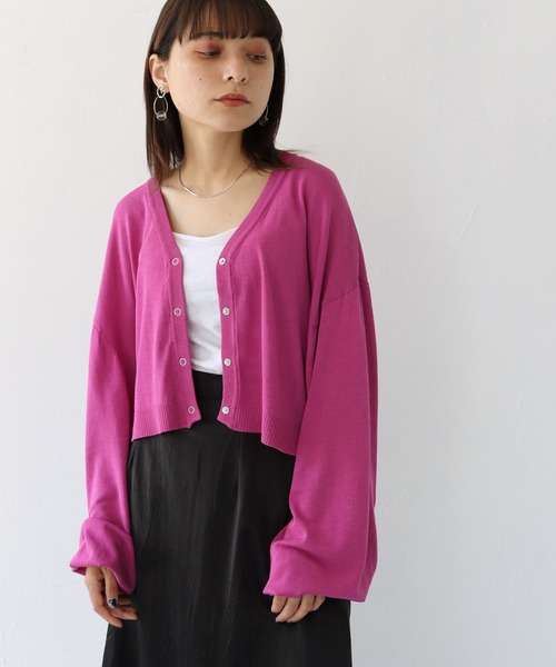HER CLOSET（ハークローゼット）の「【shemoshelly】WEB限定スムースタッチVネックボリュームスリーブカラーショートカーディガン（ニット/セーター・レディース・ロイヤルブルー/アイボリー/チェリーピンク/グリーン/ブラック・M）」の5枚目の写真