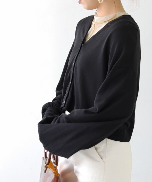 HER CLOSET（ハークローゼット）の「【shemoshelly】WEB限定スムースタッチVネックボリュームスリーブカラーショートカーディガン（ニット/セーター・レディース・ロイヤルブルー/アイボリー/チェリーピンク/グリーン/ブラック・M）」の16枚目の写真
