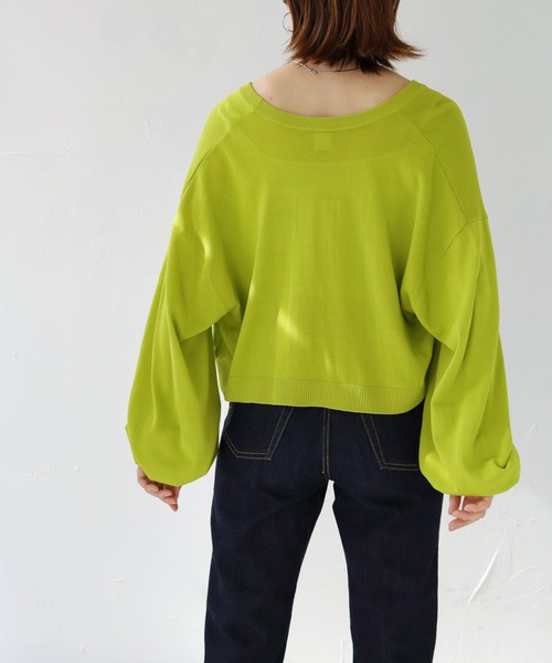 HER CLOSET（ハークローゼット）の「【shemoshelly】WEB限定スムースタッチVネックボリュームスリーブカラーショートカーディガン（ニット/セーター・レディース・ロイヤルブルー/アイボリー/チェリーピンク/グリーン/ブラック・M）」の9枚目の写真