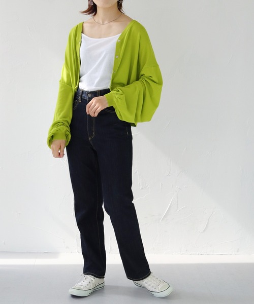 HER CLOSET（ハークローゼット）の「【shemoshelly】WEB限定スムースタッチVネックボリュームスリーブカラーショートカーディガン（ニット/セーター・レディース・ロイヤルブルー/アイボリー/チェリーピンク/グリーン/ブラック・M）」の17枚目の写真