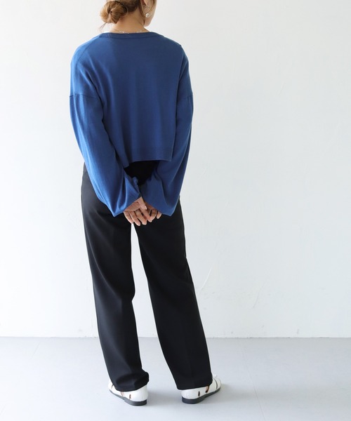 HER CLOSET（ハークローゼット）の「【shemoshelly】WEB限定スムースタッチVネックボリュームスリーブカラーショートカーディガン（ニット/セーター・レディース・ロイヤルブルー/アイボリー/チェリーピンク/グリーン/ブラック・M）」の11枚目の写真