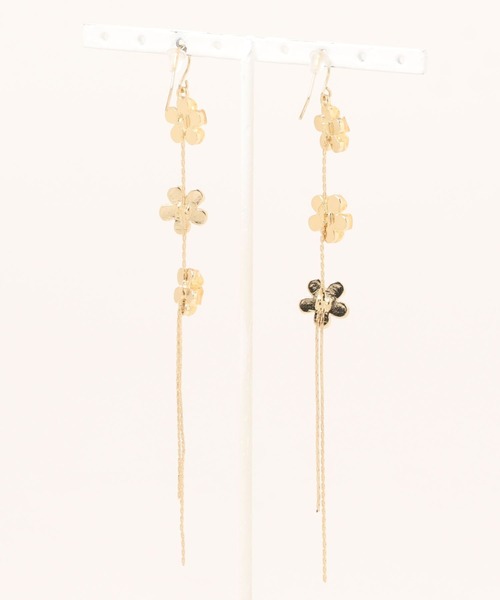 apres jour（アプレジュール）の「【apres jour×ARIAZ】３連フラワーピアス（ピアス（両耳用）・レディース・ゴールド・FREE）」の2枚目の写真