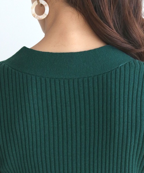 HER CLOSET（ハークローゼット）の「【shemoshelly】【WEB限定】洗える2デザインVネックリブニット 新色追加（ニット/セーター・レディース・グリーン/ブルーパープル/ホワイト/ブラウン系その他/レッド/ブラウン/ホワイト×ブラック/ブラック・M）」の19枚目の写真