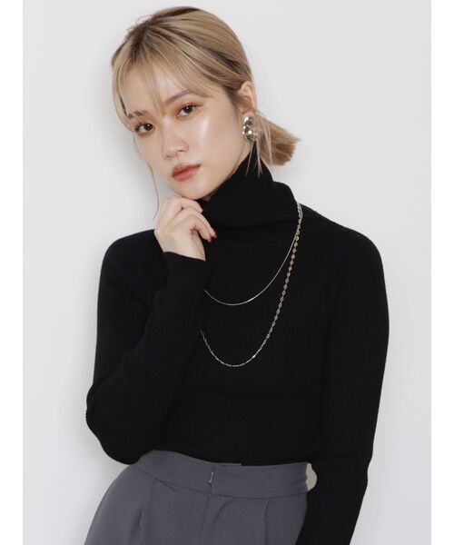 MURUA(ムルーア)の「ルーズネックミニマルタートル(ニット/セーター・レディース・ブラック/ブラウン/カーキ/アイボリー・FREE)」の1枚目の写真