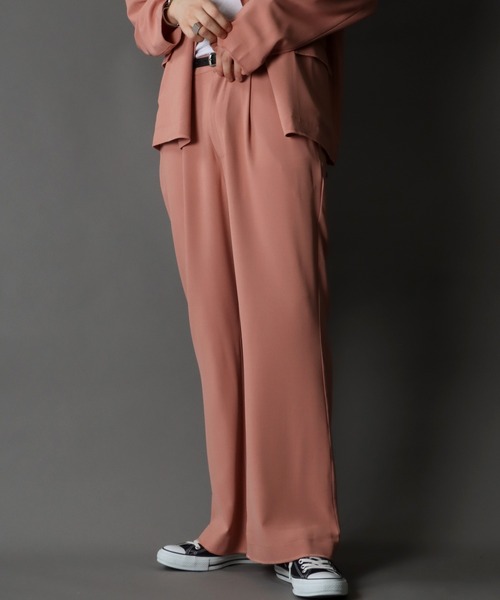 SITRY（シトリー）の「overlock flared pants/別注 オーバーロック タック ワイド フレアパンツ セットアップ対応（スラックス・メンズ・チャコールグレー/ピンク・M/L）」の22枚目の写真