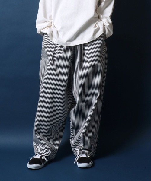 ANPAS（アンパス）の「Twill Fabric Tuck Wide Balloon Pants/ツイル タックワイドバルーンパンツ ベイカーパンツ（その他パンツ・メンズ・ブラック/ベージュ/ネイビー/インディゴブルー/グリーン/アイボリー/グリーン系その他/ホワイト系その他/ブラック系その他/グレー系その他/カーキ/グレー系その他2/グレー系その他3/グリーン系その他2/ブラック系その他2/ベージュ系その他・LL/M/L）」の3枚目の写真