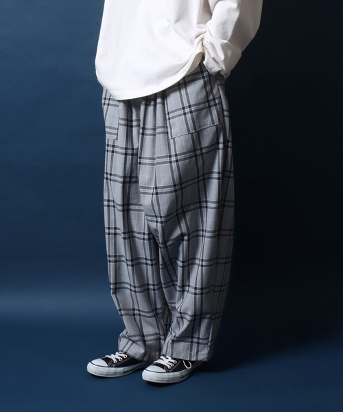ANPAS（アンパス）の「Twill Fabric Tuck Wide Balloon Pants/ツイル タックワイドバルーンパンツ ベイカーパンツ（その他パンツ・メンズ・ブラック/ベージュ/ネイビー/インディゴブルー/グリーン/アイボリー/グリーン系その他/ホワイト系その他/ブラック系その他/グレー系その他/カーキ/グレー系その他2/グレー系その他3/グリーン系その他2/ブラック系その他2/ベージュ系その他・LL/M/L）」の6枚目の写真