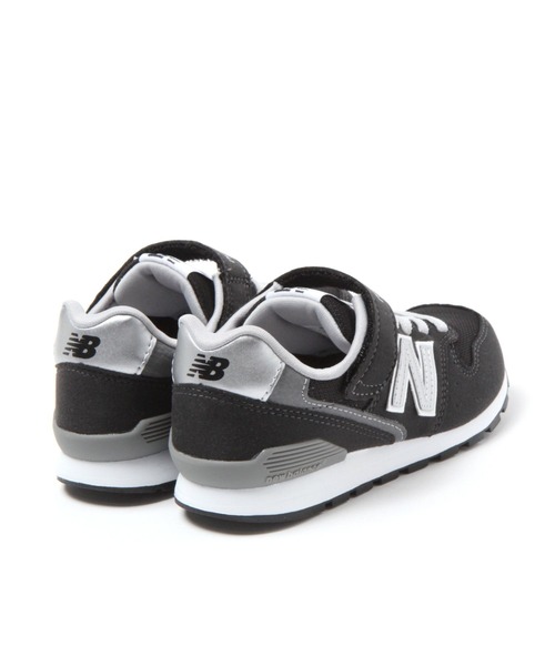 BAYFLOW(ベイフロー)の「【new balance(ニューバランス)】996(KIDS)(スニーカー・キッズ・ブラック/グレー・17.0cm/18.0cm/19.0cm/20.0cm/21.0cm)」の9枚目の写真