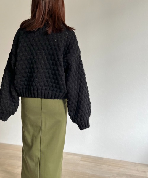 ISOOK(アイスー)の「【ZOZO限定】Poko Poko cable knit / ポコポコケーブルニット(ニット/セーター・レディース・ブルー/ブラック・FREE)」の8枚目の写真