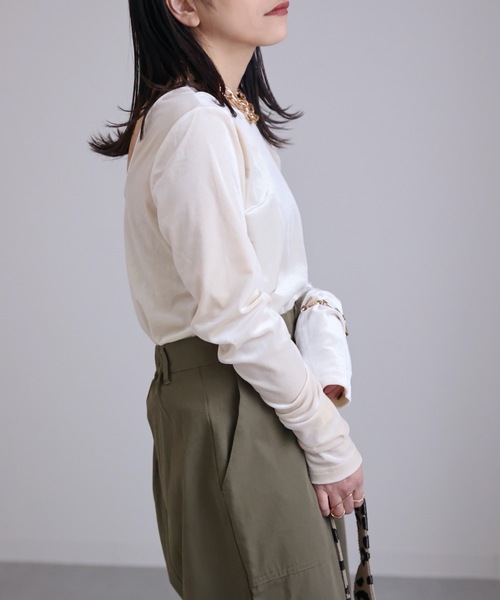 ap retro（アプレトロ）の「ロングスリーブベロアカットソー　背中開き（Tシャツ/カットソー・レディース・アイボリー/ブラック/モカ・FREE）」の6枚目の写真