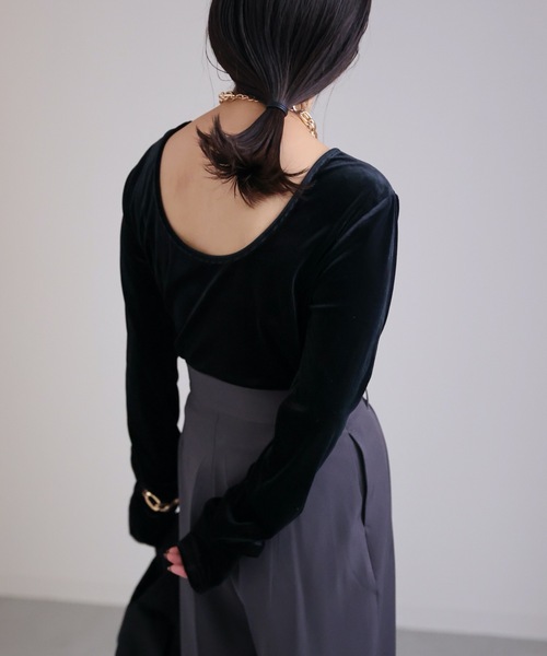 ap retro（アプレトロ）の「ロングスリーブベロアカットソー　背中開き（Tシャツ/カットソー・レディース・アイボリー/ブラック/モカ・FREE）」の18枚目の写真